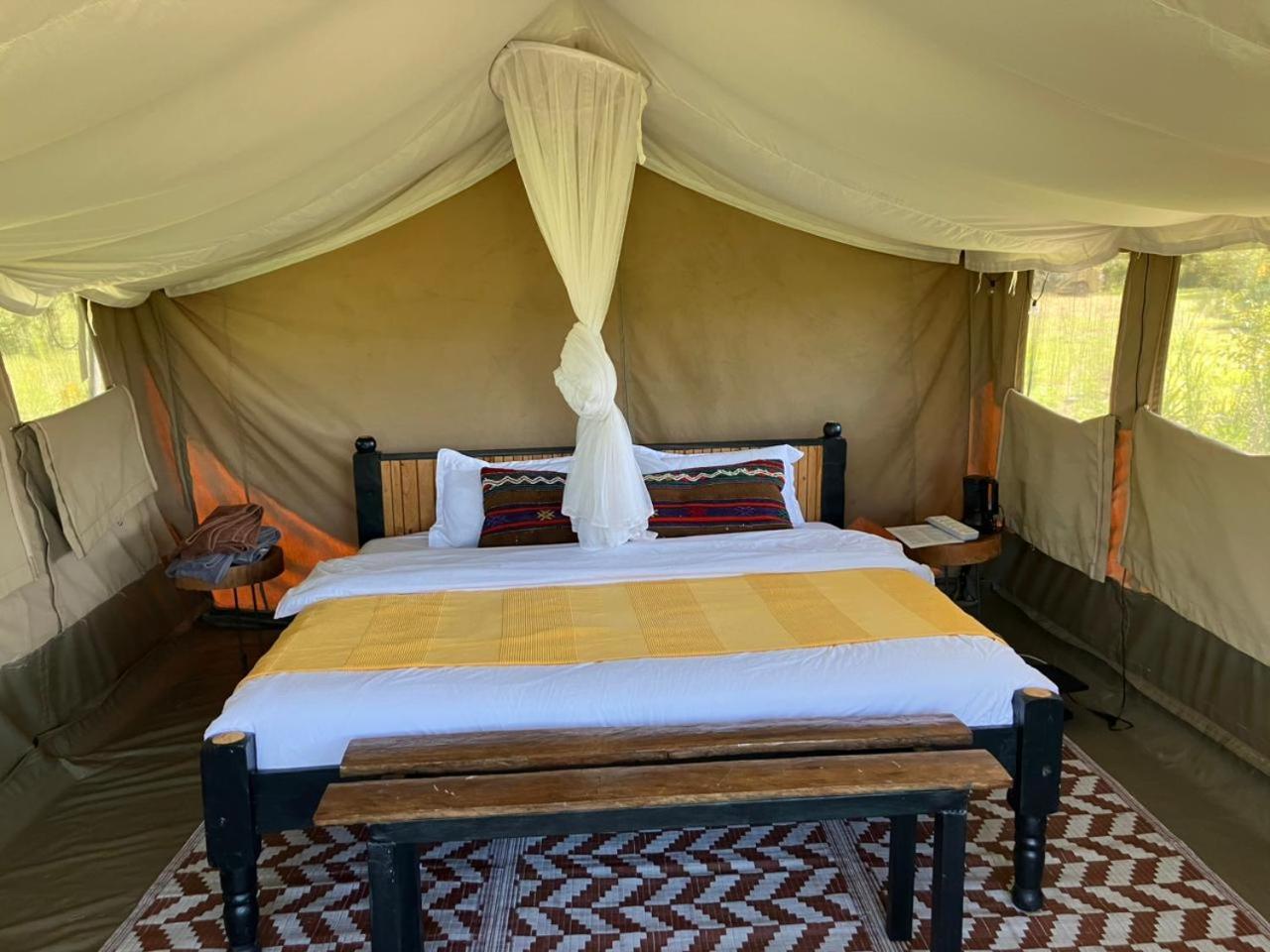Hotel Kambu Mara Camp à Sekenani Extérieur photo